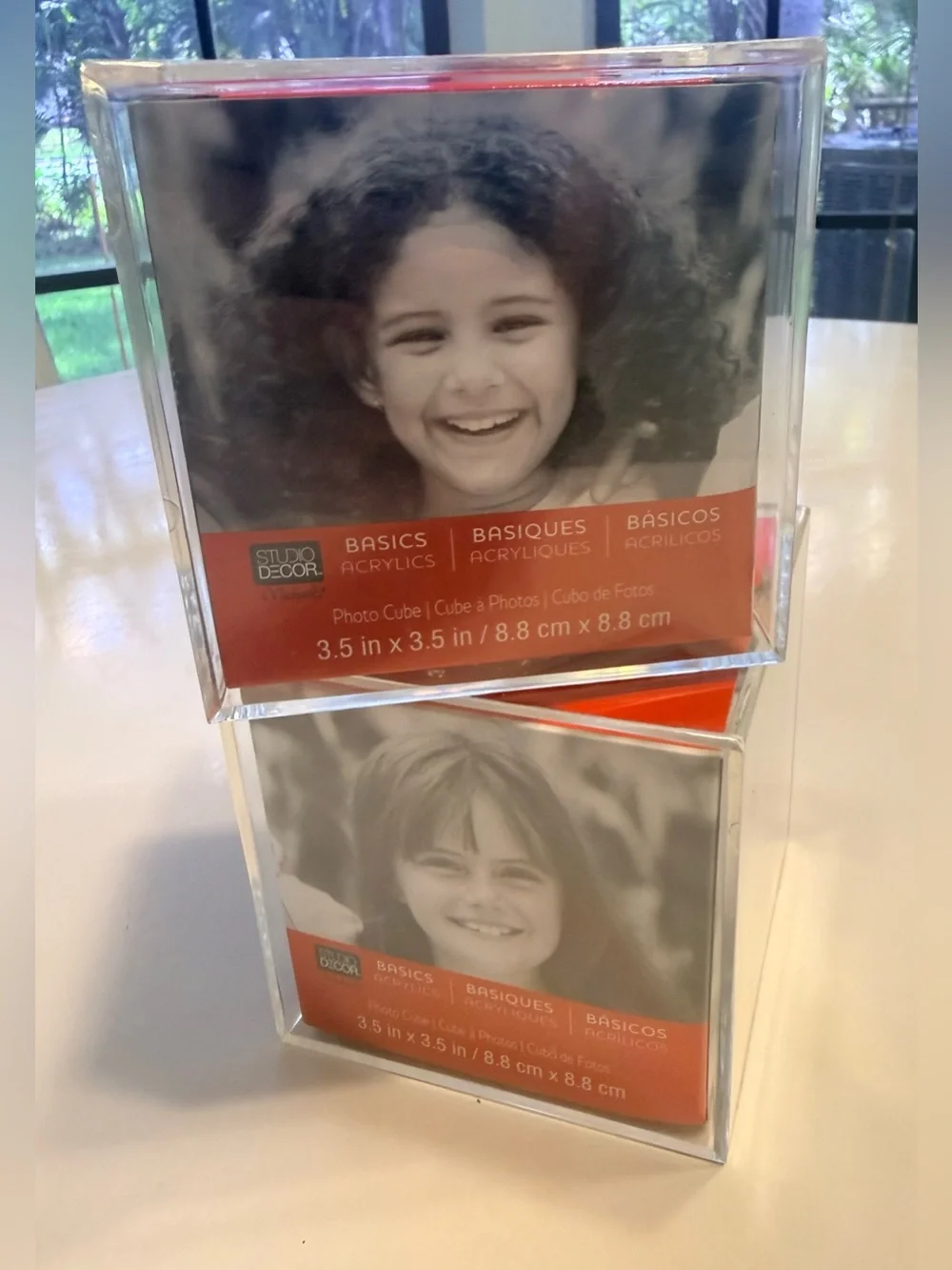 NEW PICTURE FRAME CUBES acrylic (2) holds 5 photos